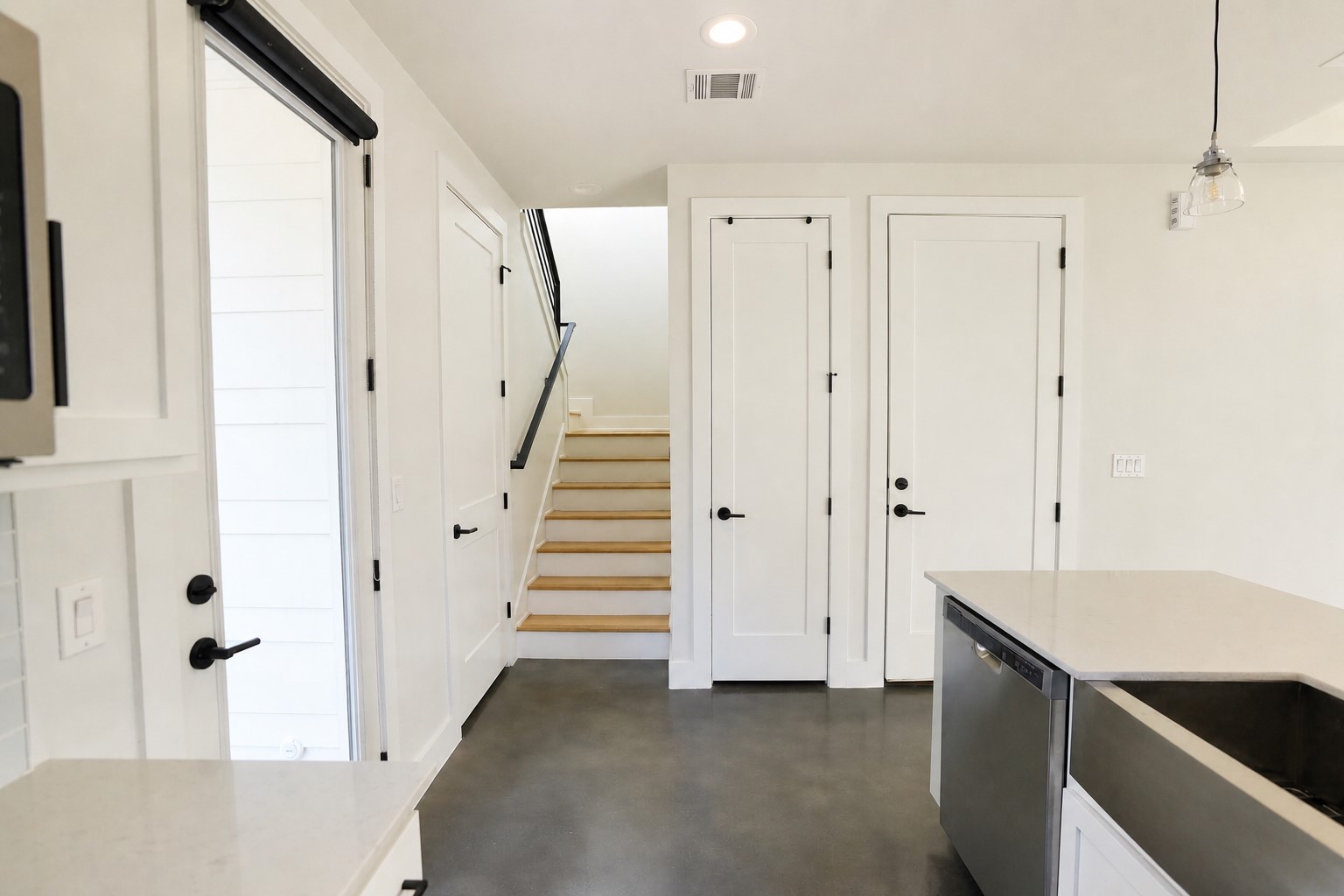 1123 Omega Avenue, Unit 1 Austin, TX 78721 - Photo 12 of 40