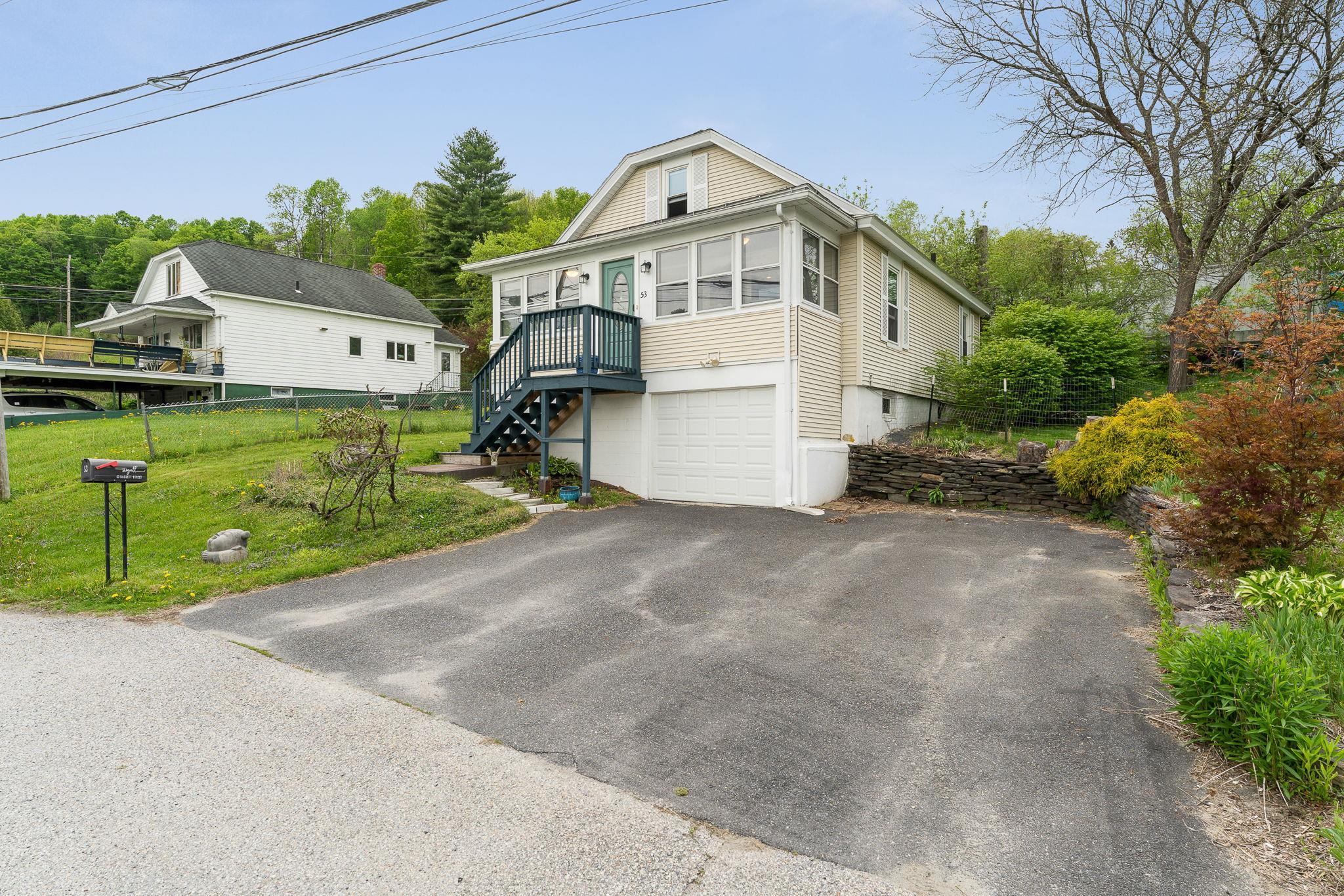 53 Bassett Street Barre, VT 05641 - Photo 3 of 36