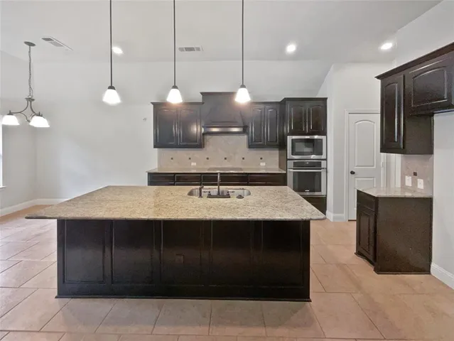 $395,000 | 312 Canadian Lane, Burleson, TX 76028