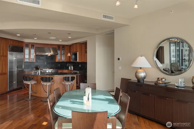 $2,150,000 | 1000 1st Avenue, Unit 1600, Seattle, WA 98104