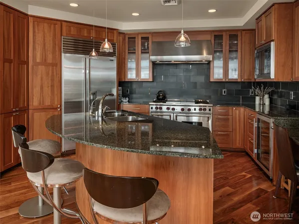 $1,975,000 | 1000 1st Avenue, Unit 1600, Seattle, WA 98104