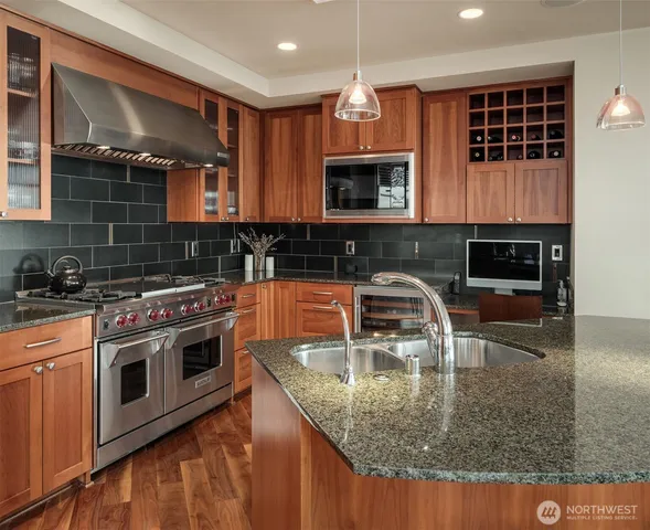 $2,150,000 | 1000 1st Avenue, Unit 1600, Seattle, WA 98104