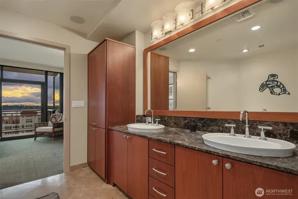 $1,975,000 | 1000 1st Avenue, Unit 1600, Seattle, WA 98104
