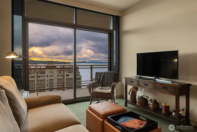 $2,150,000 | 1000 1st Avenue, Unit 1600, Seattle, WA 98104