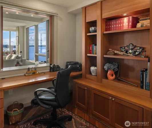 $1,975,000 | 1000 1st Avenue, Unit 1600, Seattle, WA 98104