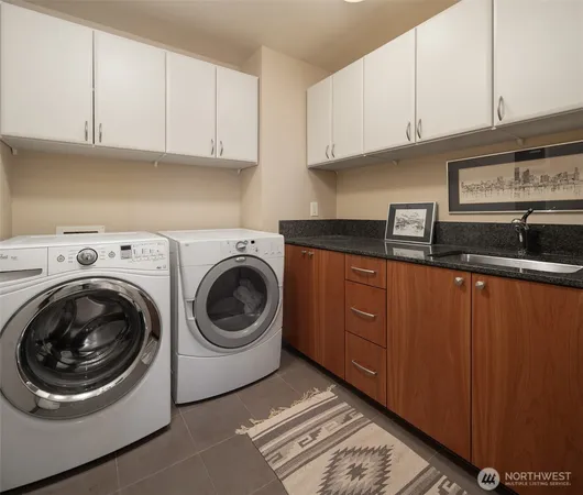 $1,975,000 | 1000 1st Avenue, Unit 1600, Seattle, WA 98104