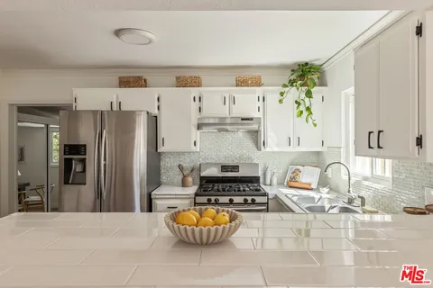 $1,249,000 | 1945 Yosemite Drive, Los Angeles, CA 90041