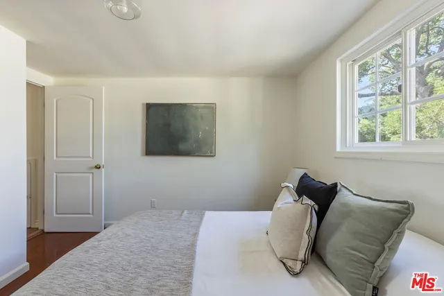 $1,249,000 | 1945 Yosemite Drive, Los Angeles, CA 90041