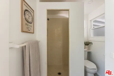 $1,249,000 | 1945 Yosemite Drive, Los Angeles, CA 90041