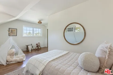 $1,249,000 | 1945 Yosemite Drive, Los Angeles, CA 90041