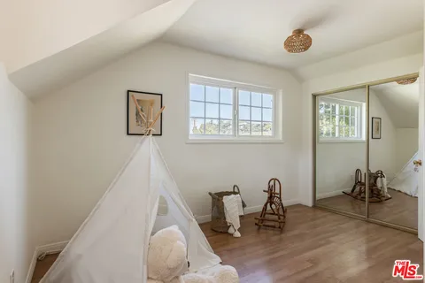 $1,249,000 | 1945 Yosemite Drive, Los Angeles, CA 90041