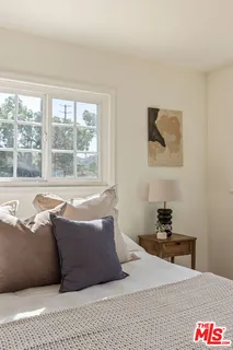 $1,249,000 | 1945 Yosemite Drive, Los Angeles, CA 90041