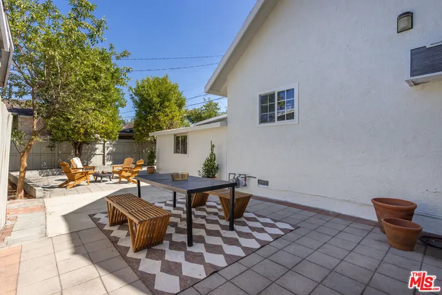 $1,249,000 | 1945 Yosemite Drive, Los Angeles, CA 90041
