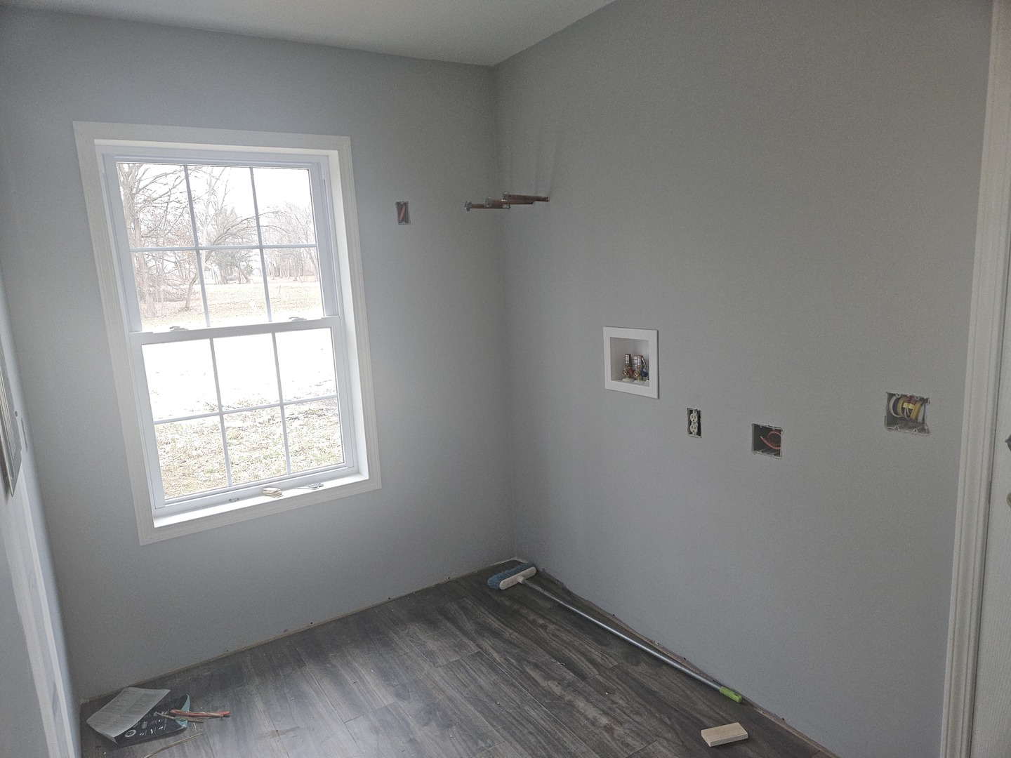 114 Evergreen Drive Ina, IL 62846 - Photo 6 of 20 an empty room with a window