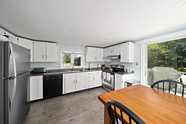 $3,100 | 74 Cherry Street, Brant Rock, MA 02020