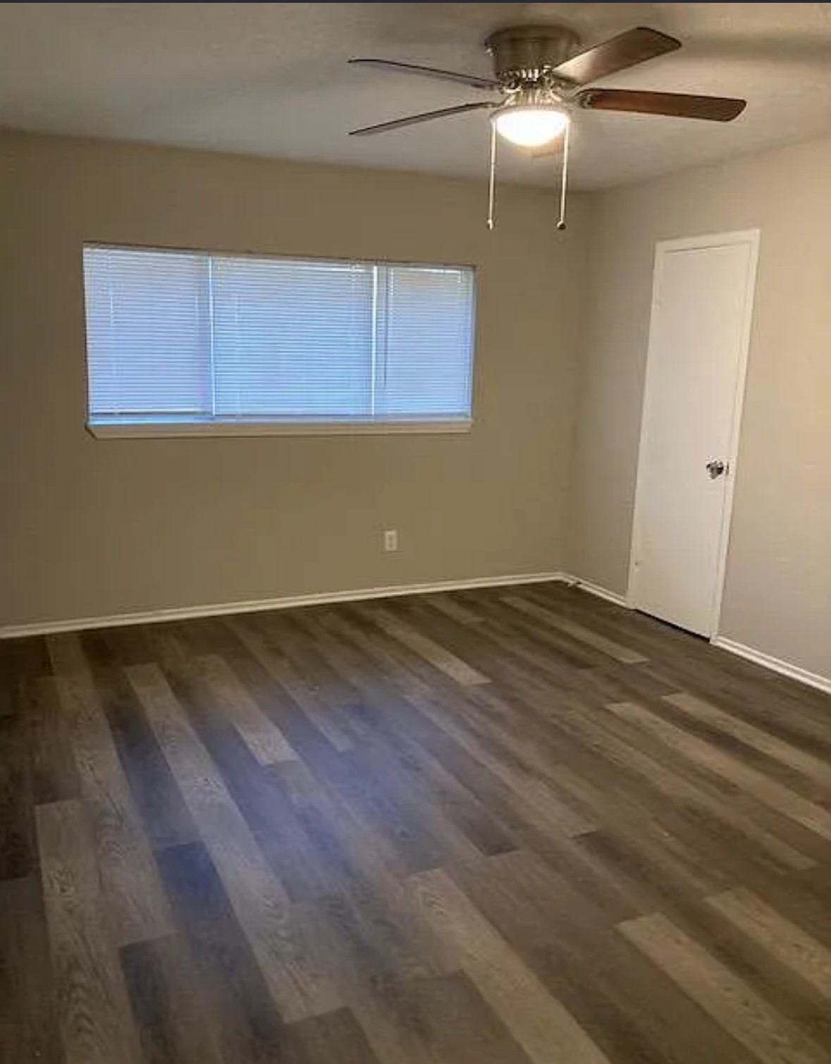 4015 Marchant Road Houston, TX 77047 - Photo 13 of 15 wooden floor in an empty room