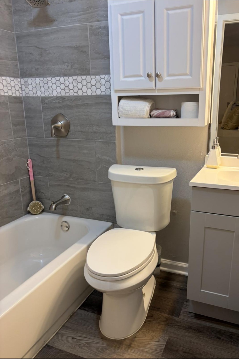 4015 Marchant Road Houston, TX 77047 - Photo 10 of 15 a bathroom with a toilet and a bathtub