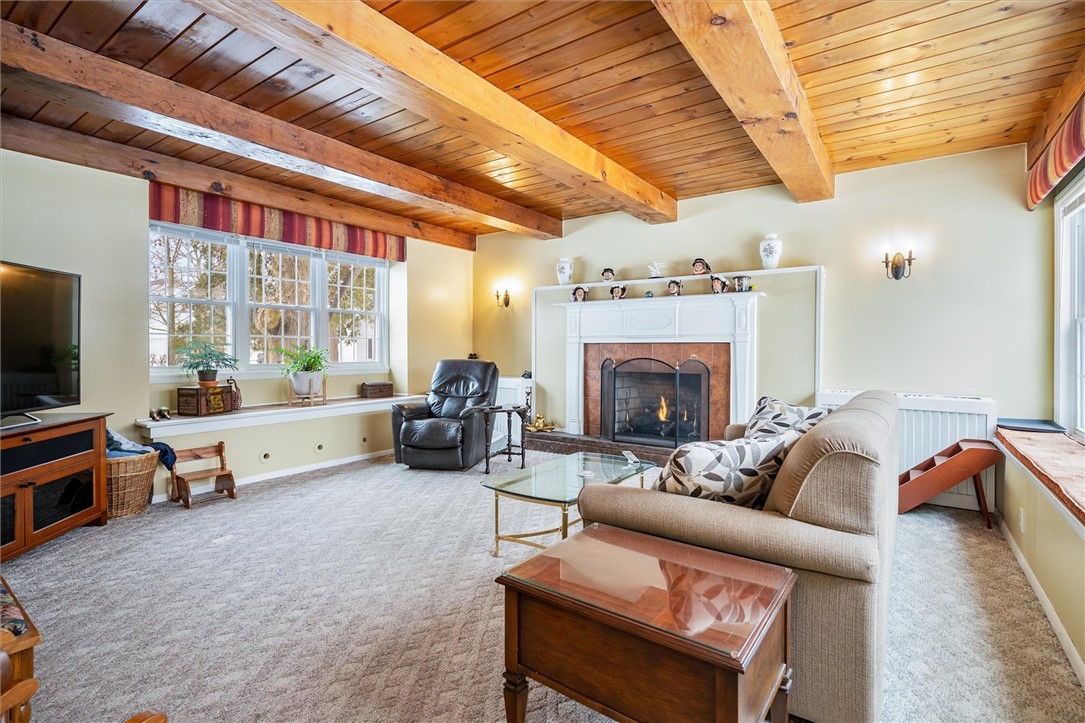 301 Silver Hill Road Arcadia, NY 14513 - Photo 24 of 50 Family room