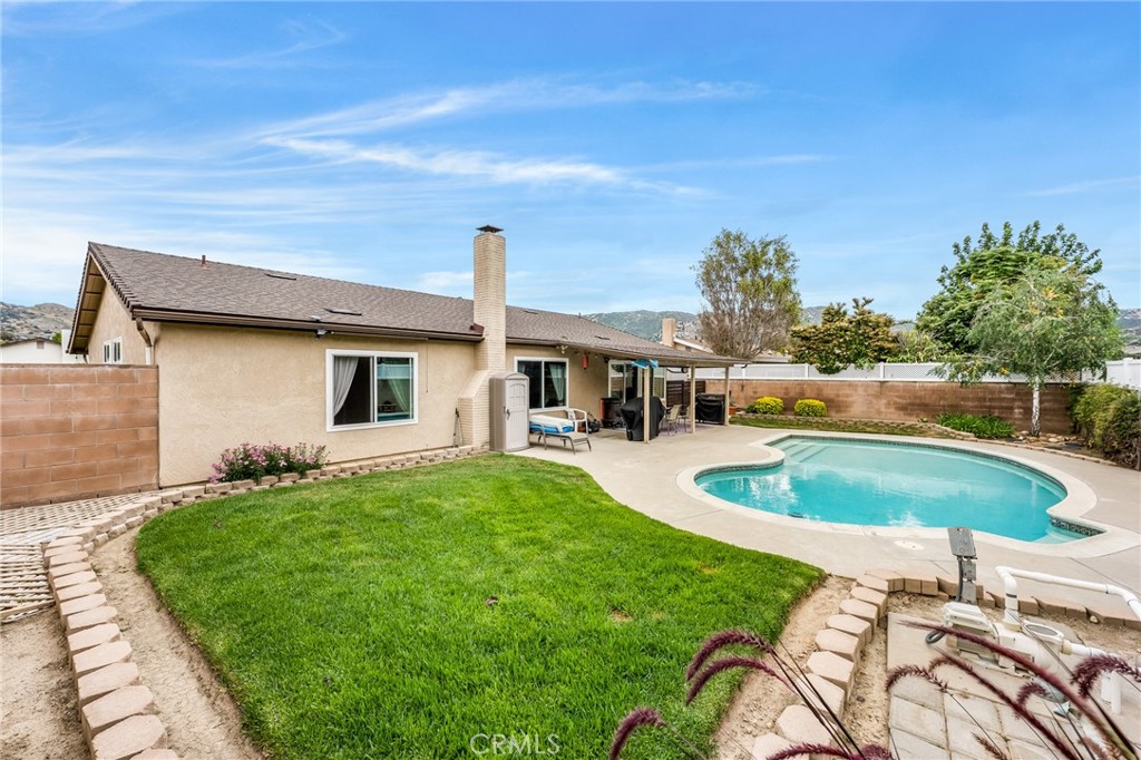 2073 Suede Avenue Simi Valley, CA 93063 - Photo 20 of 33