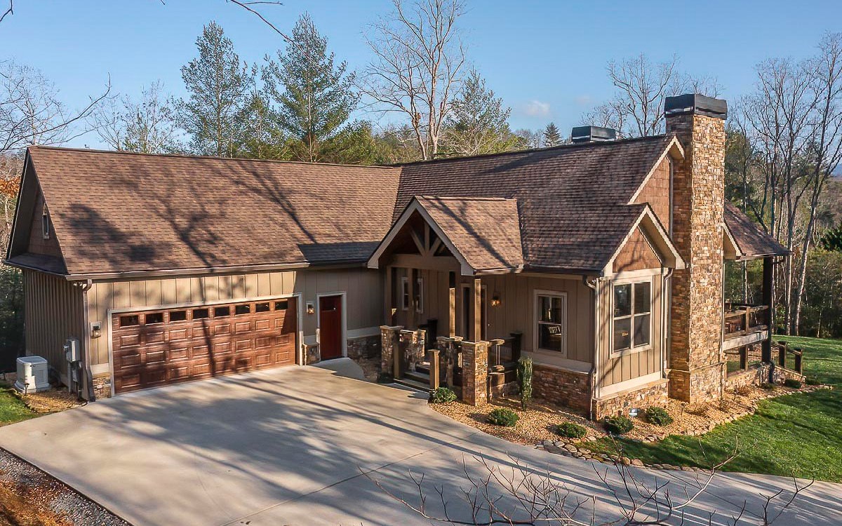 357 Hiawatha Trail Blue Ridge, GA 30513 - Photo 1 of 64 Main View