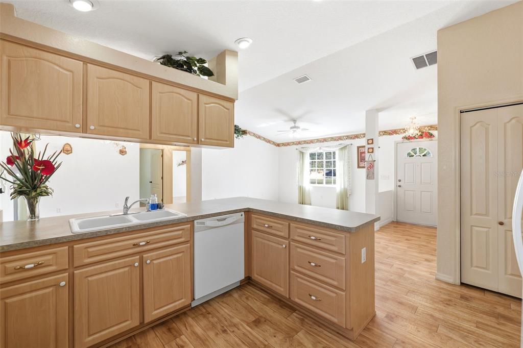 13039 Kittiwake Road Weeki Wachee, FL 34614 - Photo 11 of 55