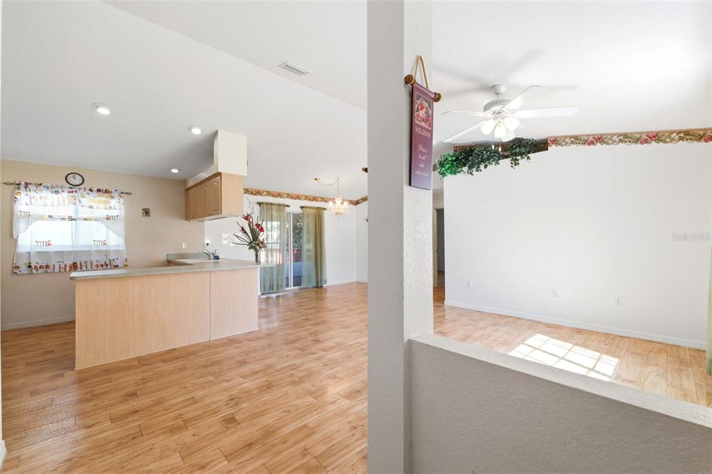 13039 Kittiwake Road Weeki Wachee, FL 34614 - Photo 4 of 55