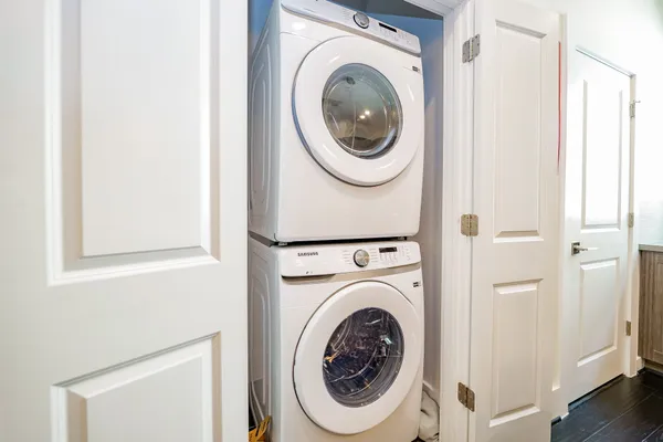 $2,600 | 2401 Crawford Street, Unit A212, Houston, TX 77004