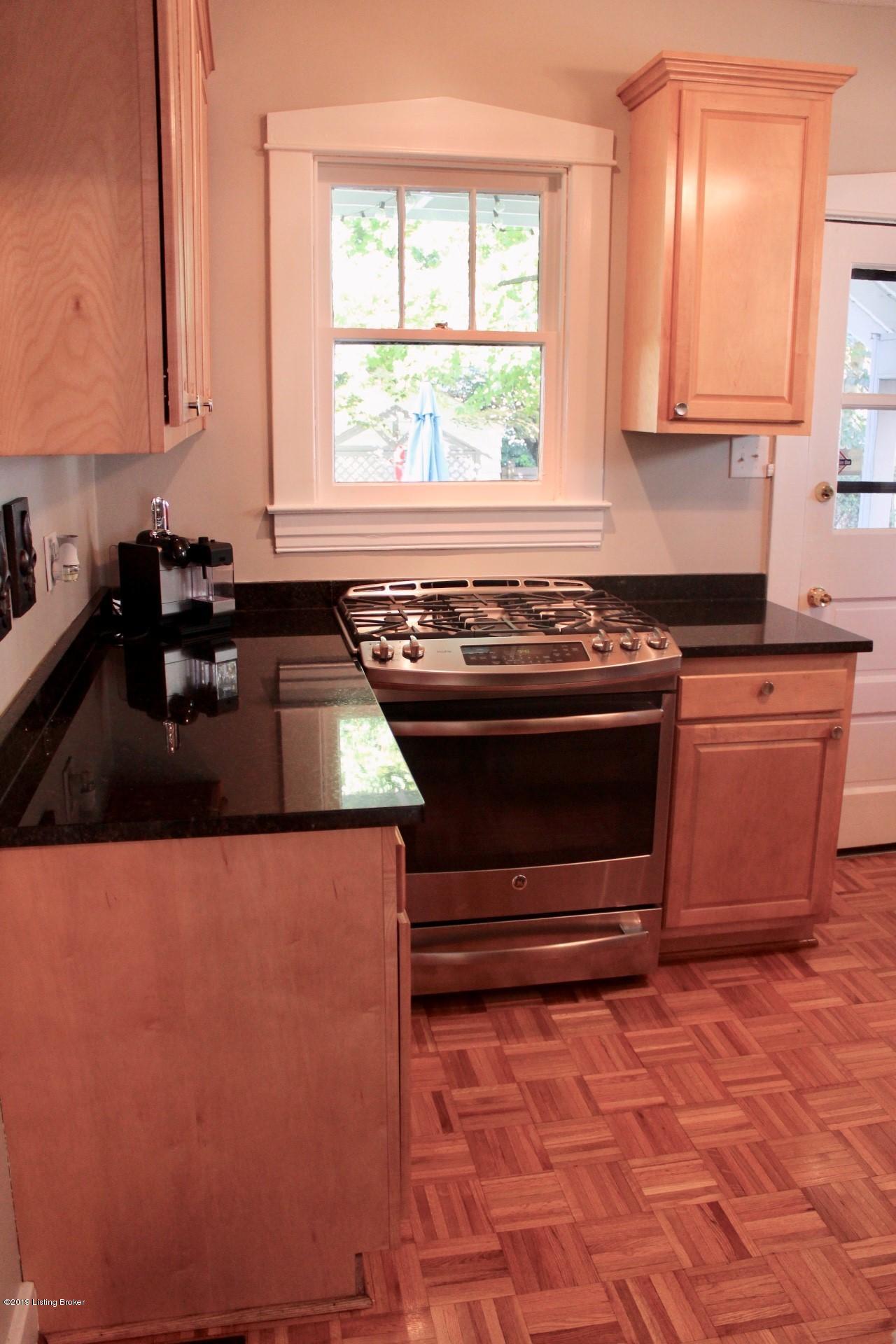 212 Iola Road Louisville, KY 40207 - Photo 12 of 29 212 Iola RdKitchen_FnjS