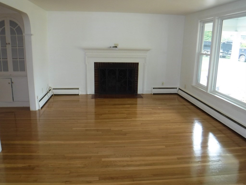 39 Nash Road Weymouth, MA 02190 - Photo 8 of 26 Gallery Image 8