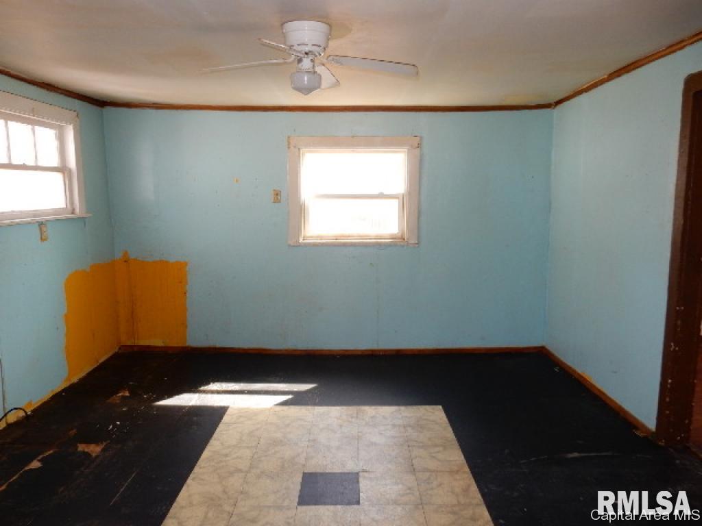 439 West Reynolds Street Springfield, IL 62702 - Photo 5 of 11