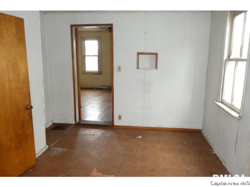439 West Reynolds Street Springfield, IL 62702 - Photo 8 of 11