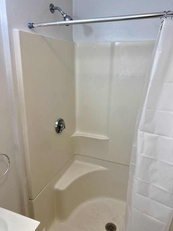 123 Thorndike Street, Unit 2L Cambridge, MA 02141 - Photo 5 of 19