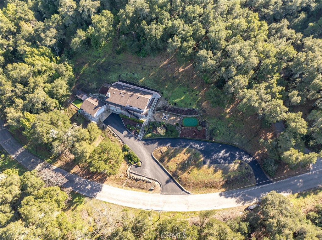 8505 Santa Cruz Road Atascadero, CA 93422 - Photo 3 of 59 view of a house with a yard