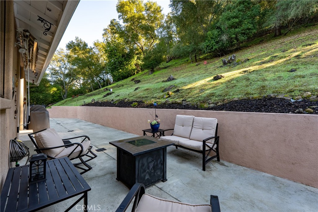 8505 Santa Cruz Road Atascadero, CA 93422 - Photo 50 of 59 a view of an outdoor sitting area with furniture