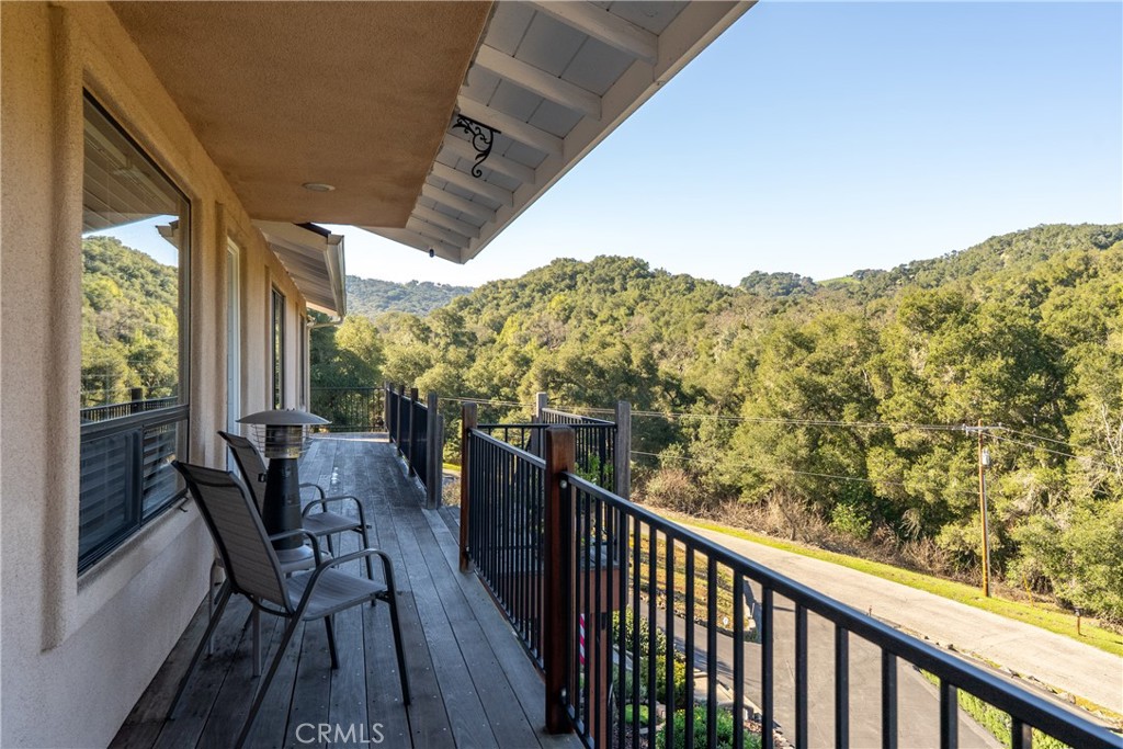 8505 Santa Cruz Road Atascadero, CA 93422 - Photo 6 of 59 a view of a balcony with furniture