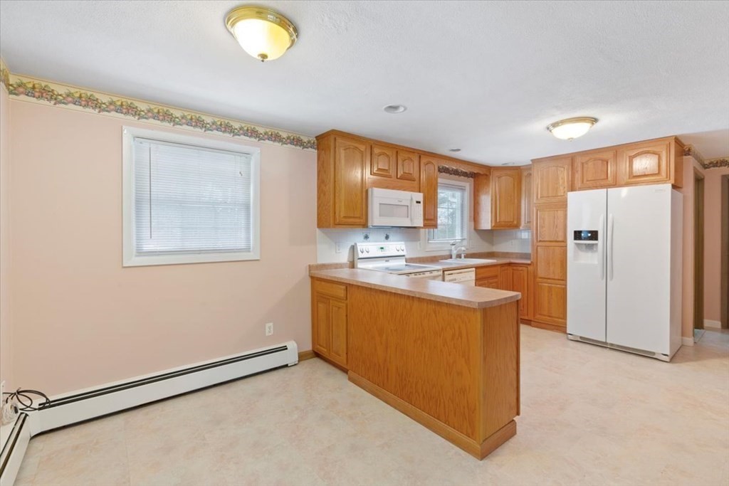 3 Hickory Lane Framingham, MA 01701 - Photo 4 of 15 Gallery Image 4