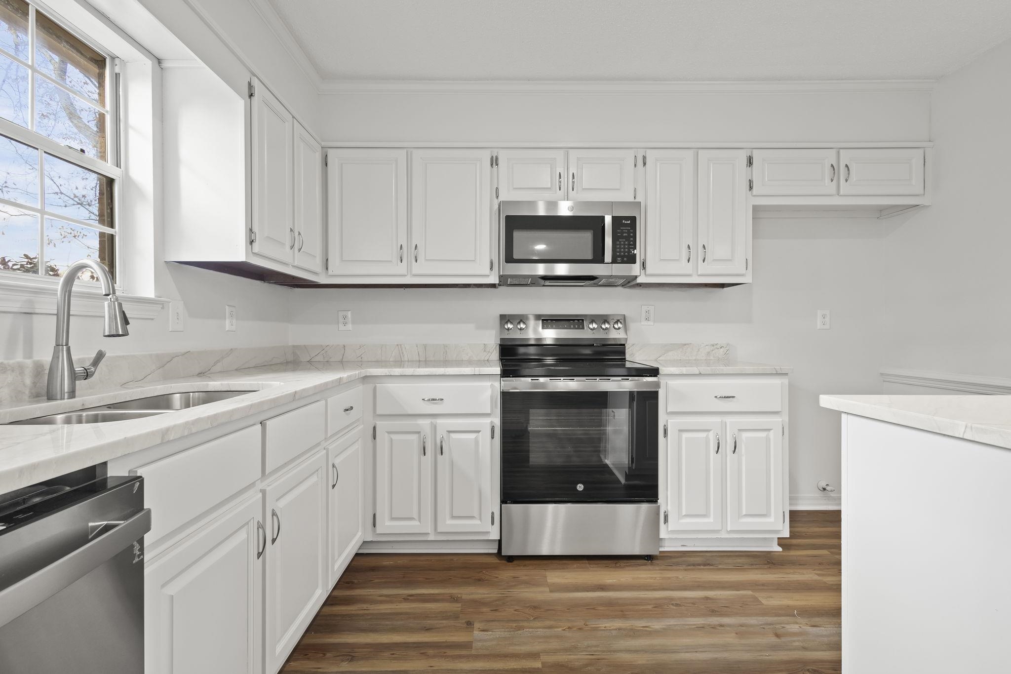 7327 Oak Drive Foley, AL 36535 - Photo 11 of 26 Kitchen