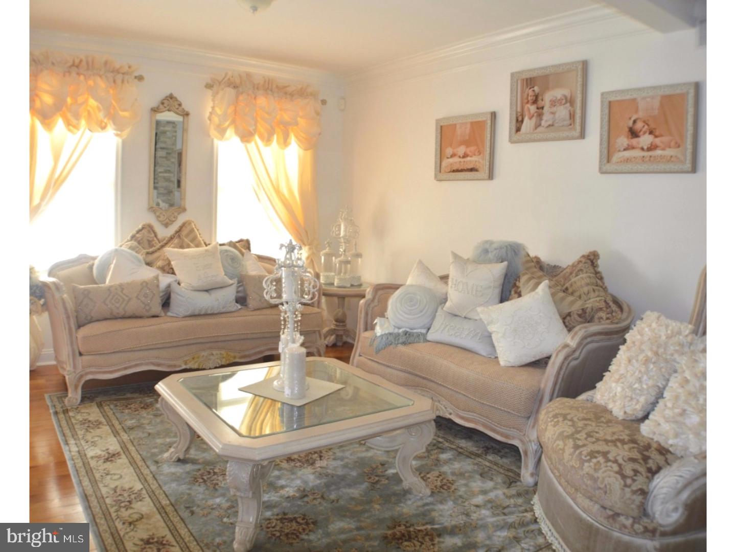 677 Fairview Road Glassboro, NJ 08028 - Photo 3 of 24 Living Room
