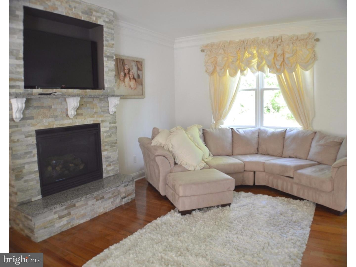 677 Fairview Road Glassboro, NJ 08028 - Photo 4 of 24 Family Room