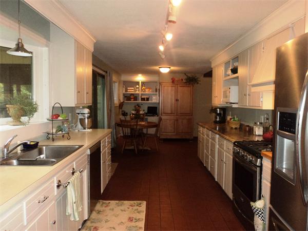 346 Bennett Road Hampden, MA 01036 - Photo 8 of 23