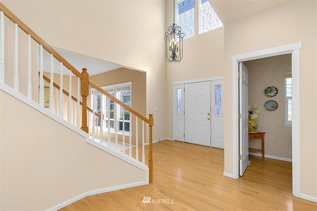 17320 Southeast 186th Way Renton, WA 98058 - Photo 2 of 25 Gallery Image 2