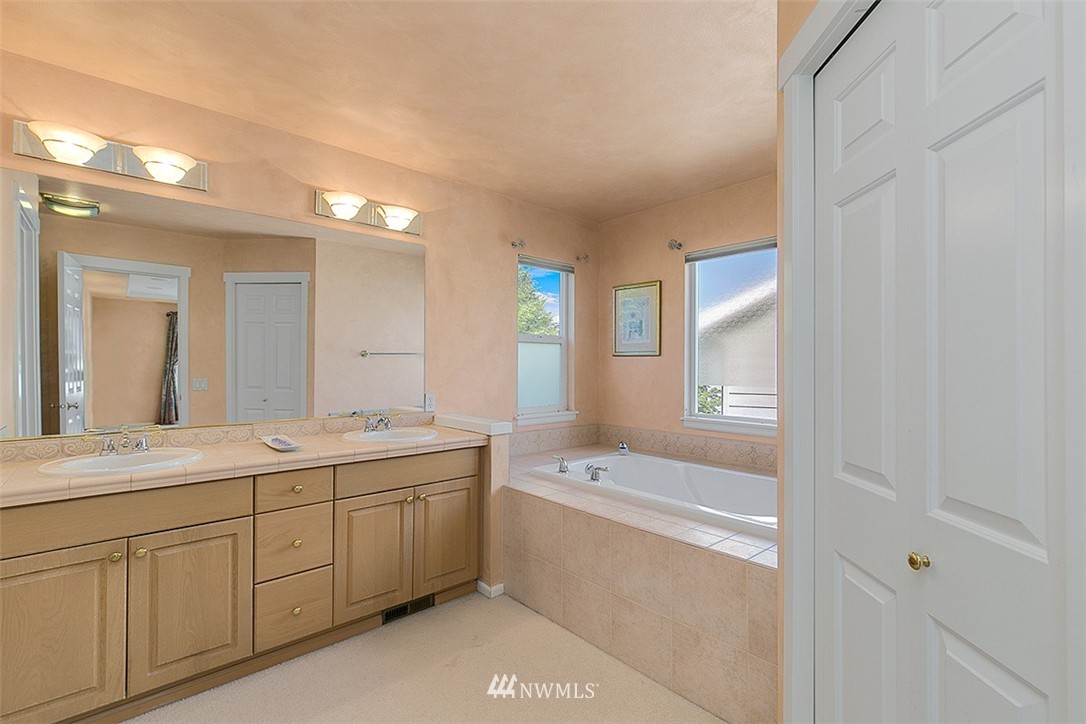 17320 Southeast 186th Way Renton, WA 98058 - Photo 14 of 25 Gallery Image 14