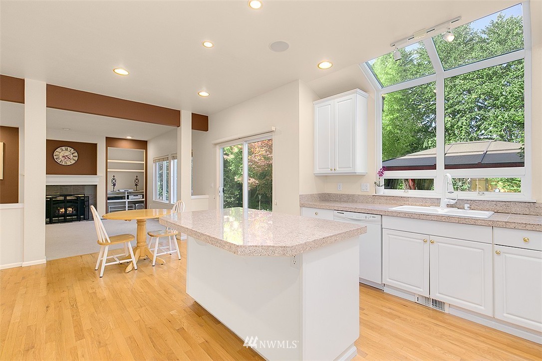 17320 Southeast 186th Way Renton, WA 98058 - Photo 9 of 25 Gallery Image 9