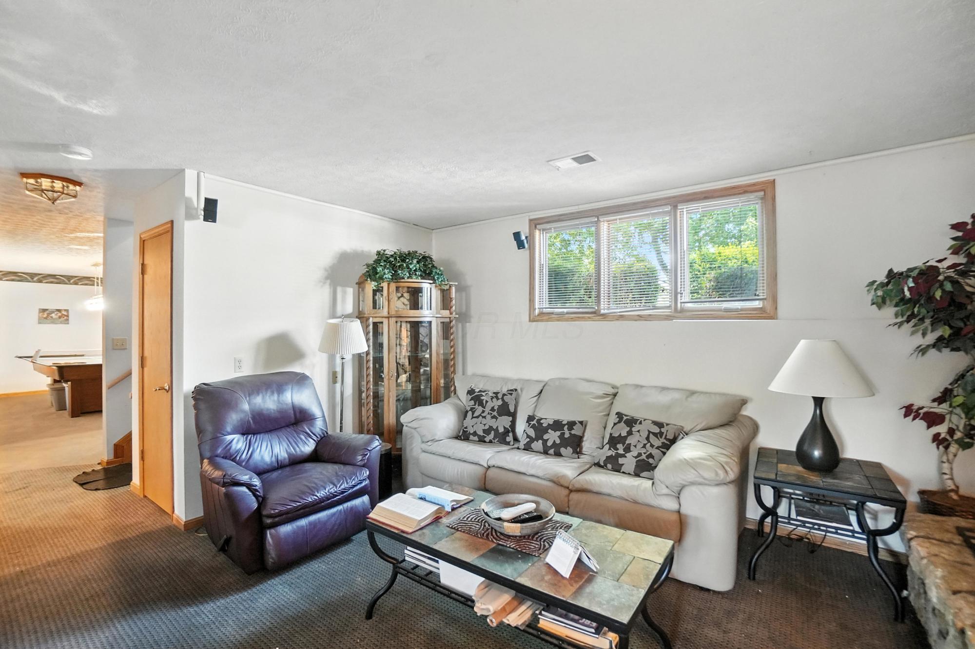 288 Penry Road Delaware, OH 43015 - Photo 17 of 36 Family room