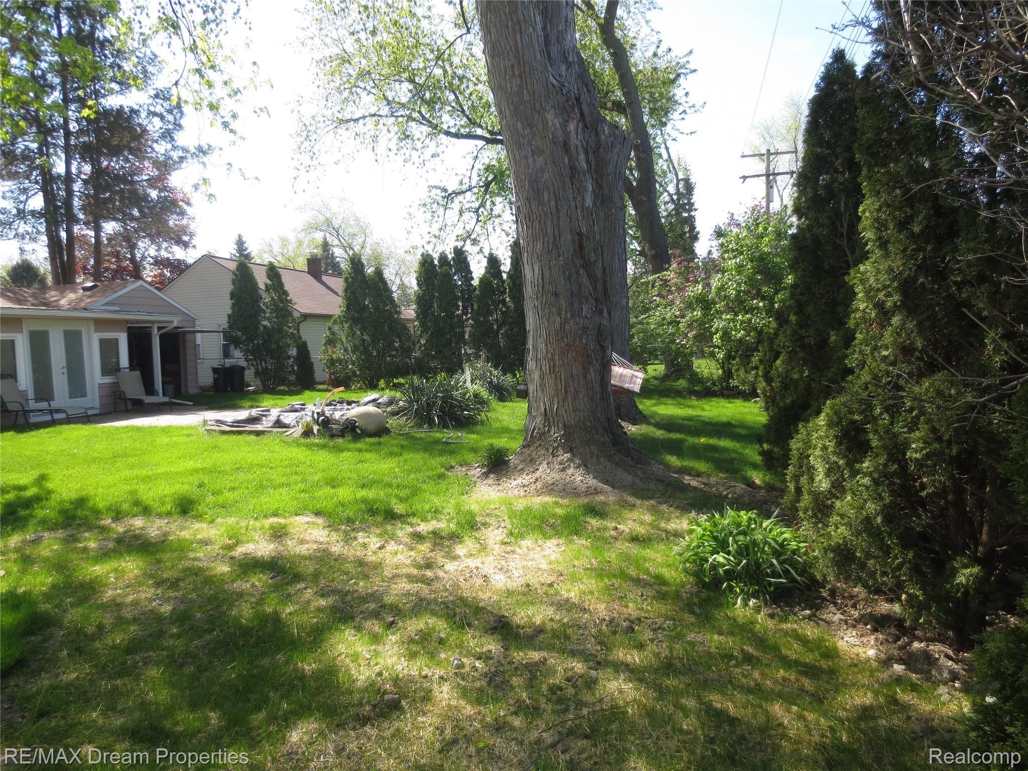 14801 Merriman Road Livonia, MI 48154 - Photo 32 of 35 IMG_2194.JPG