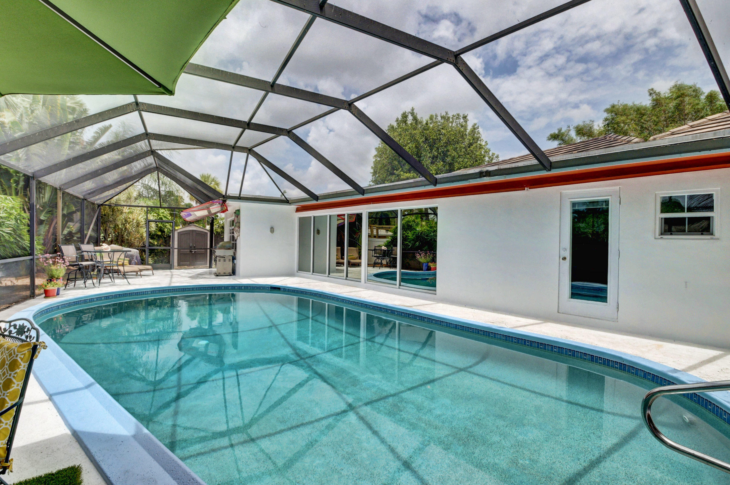 2042 Bonnie Street Boca Raton, FL 33486 - Photo 41 of 43 Pool