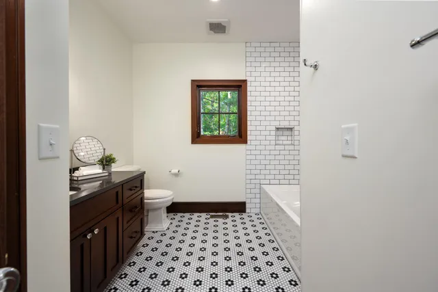 $1,550,000 | 1511 South Lake Drive, Shell Lake, WI 54871