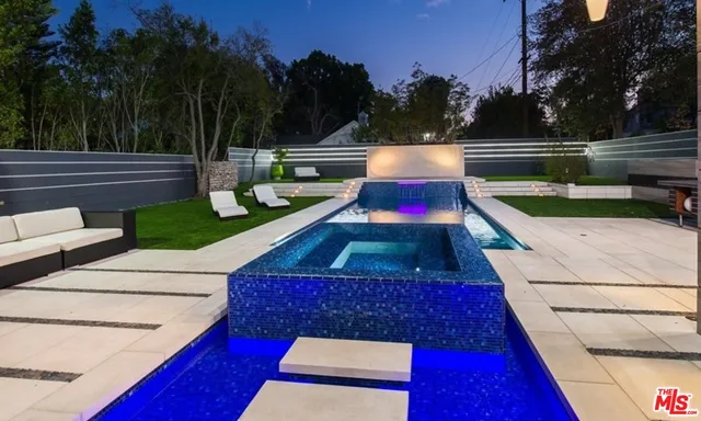 a view of yard from terrace