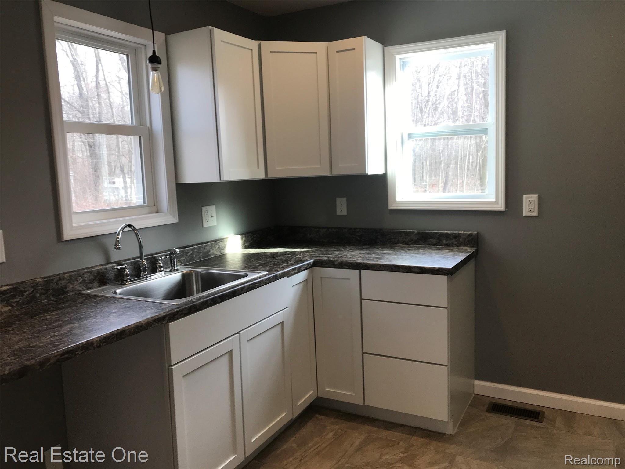 21251 Haggerty Road Belleville, MI 48111 - Photo 8 of 19 New kitchen cabinets