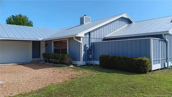 $3,300 | 3096 Southeast Glasgow Drive, Stuart, FL 34997
